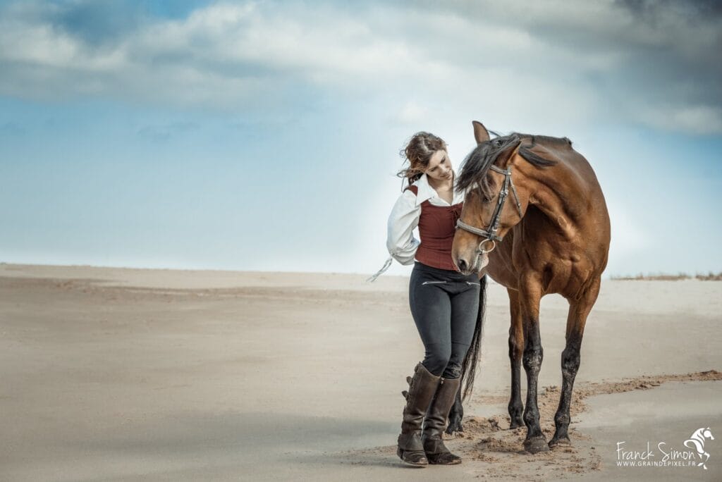 voltige-cosaque-maeva-crea-voltige-grain-de-pixel-photographe-equestre-et-animalier