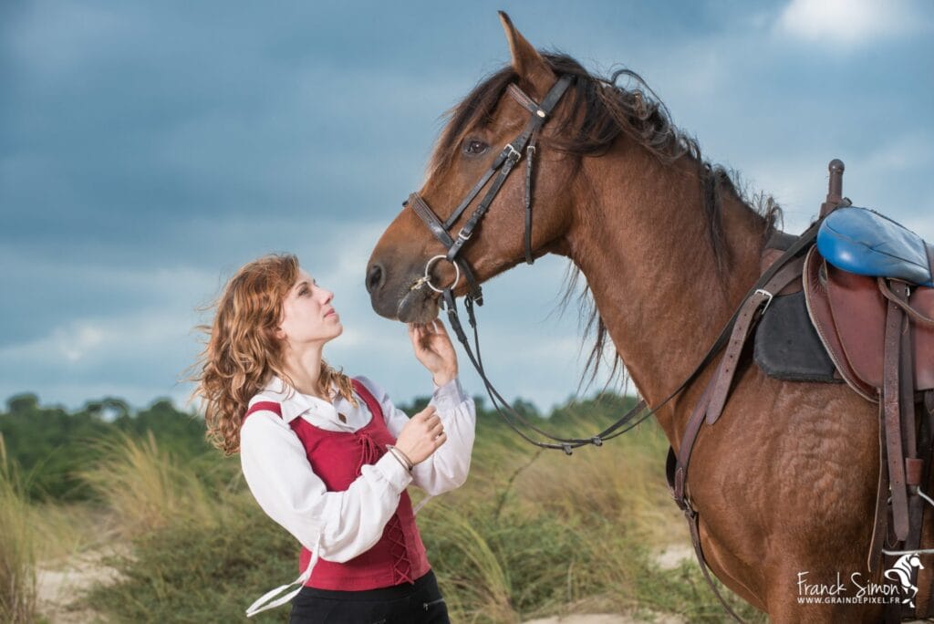 voltige-cosaque-maeva-crea-voltige-grain-de-pixel-photographe-equestre-et-animalier
