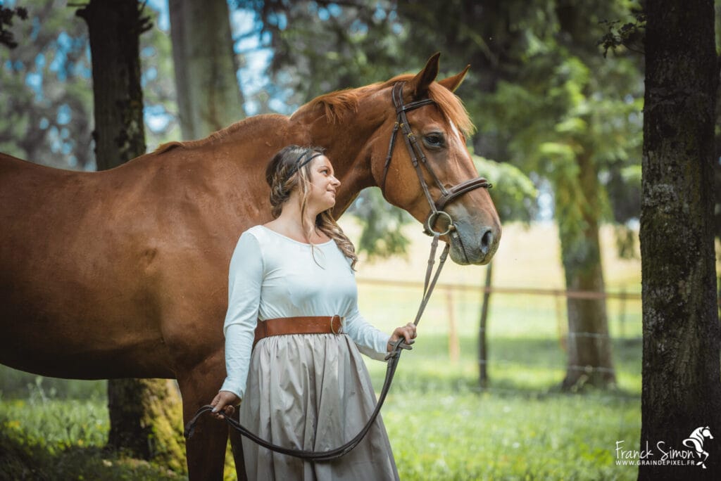 Marion et Vahiné - séance photo cavalière et jument d caractère - Franck Simon - photographe équestre - en Charente - Angoulême